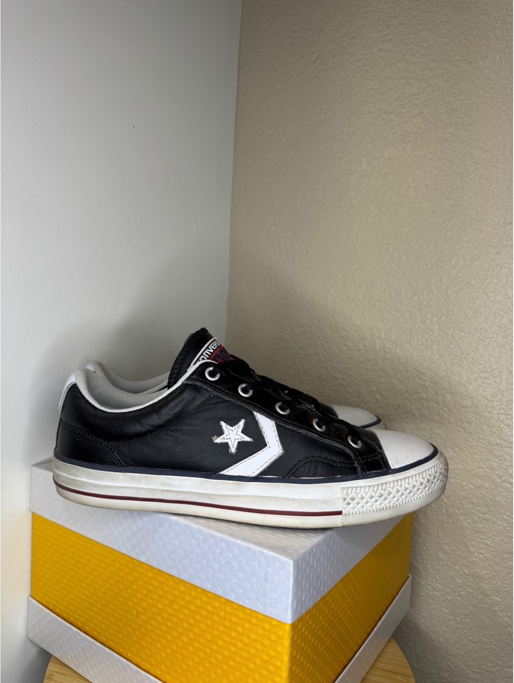 Converse Star Player OX Black White Leather Sneakers Women’s Size 8 136901C